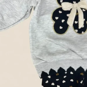 Conjunto niña osito gris con corazones
